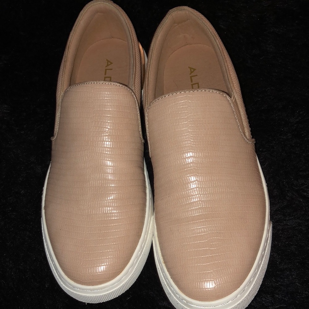 Womens flats
